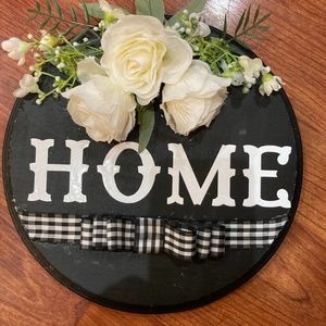 8” Round Wooden Decorated Plaque